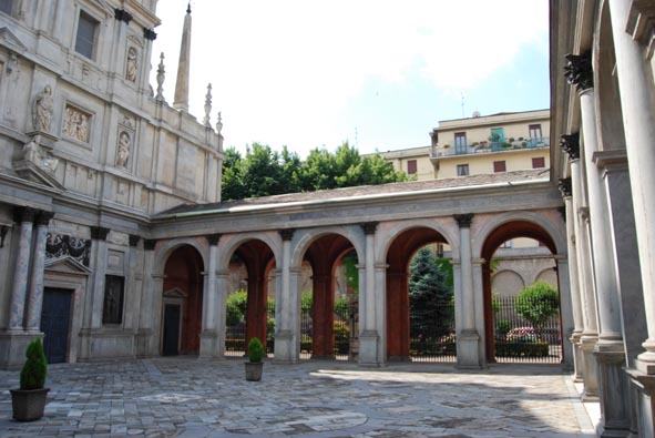 Santuario Di Santa Maria Dei Miracoli Presso San Celso Milan In Its Art Yards